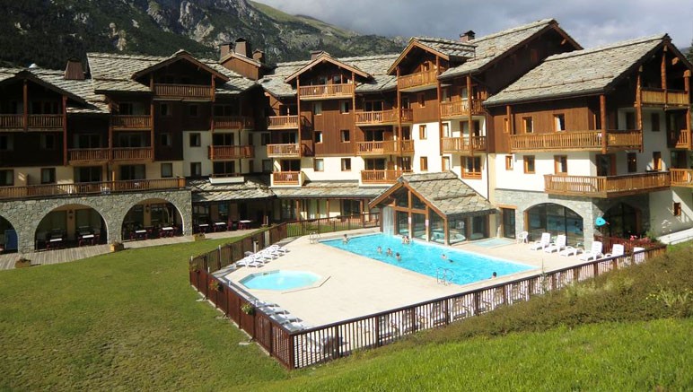 Vente privée Résidence 4* Les Alpages de Val Cenis – Accès libre à la piscine extérieure chauffée