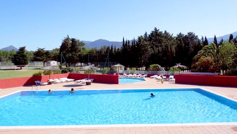Vente privée Camping Club Les Abricotiers – Libre accès à la piscine extérieure avec pataugeoire, d'avril à septembre