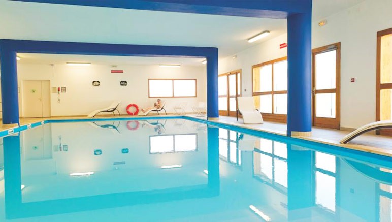 Vente privée Résidence Les Terrasses du Soleil d'Or – Accès inclus à la piscine couverte chauffée et bain à remous intégré