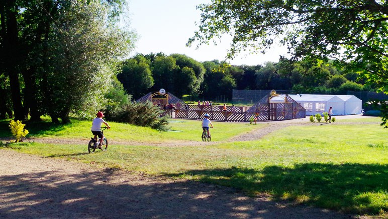 Vente privée Camping 3* Le Domaine de Mesqueau – Terrain multi-sports en accès libre