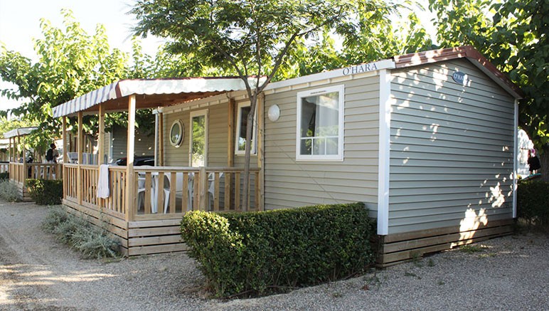 Vente privée Camping La Llosa 3* – Les mobil-homes du camping avec terrasse