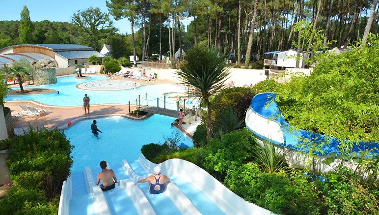 Vente privée Camping 3* Le Fort Espagnol – Accès gratuit à la piscine extérieure chauffée...