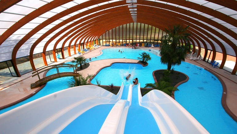 Vente privée Camping 5* Le Port de Plaisance – Accès libre à l'Aquadôme, avec piscine couverte