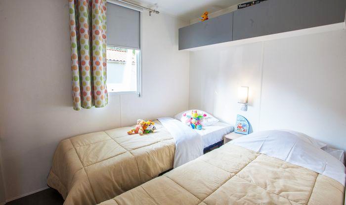 Vente privée Camping 4* Bel Air – Chambre avec deux lits simples