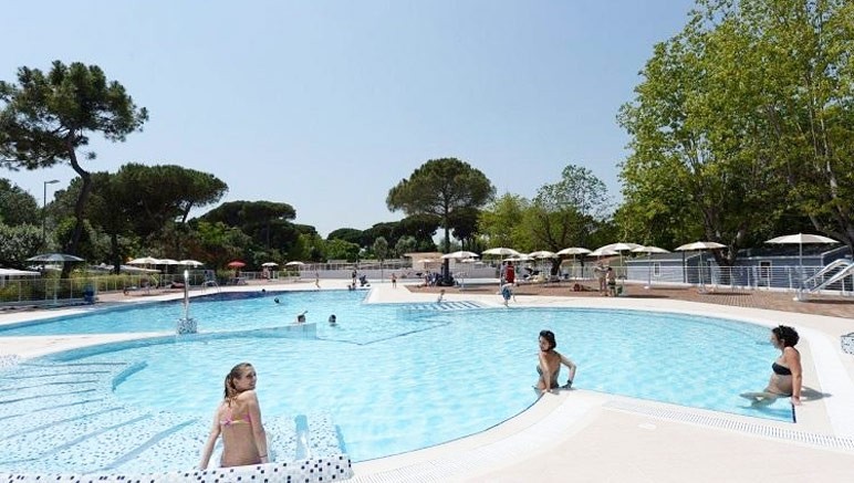 Vente privée Camping 3* Marina Village – Accès gratuit à la piscine extérieure...
