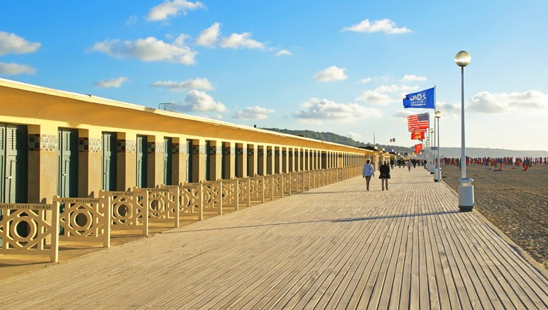 Vente privée Hôtel 4* Novotel Le Havre Centre – Deauville et ses planches si légendaires à 42 km