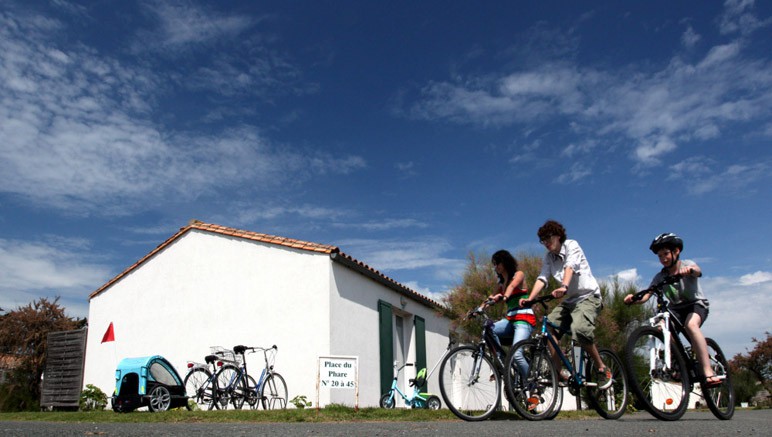 Vente privée Le Village Club du Phare – Location de vélos pour toute la famille à la découverte de l'île (en supplément)