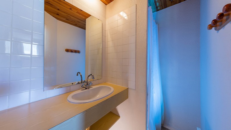 Vente privée Résidence Cassiopée – Les logements 8 personnes disposent en plus, d'une salle d'eau avec douche