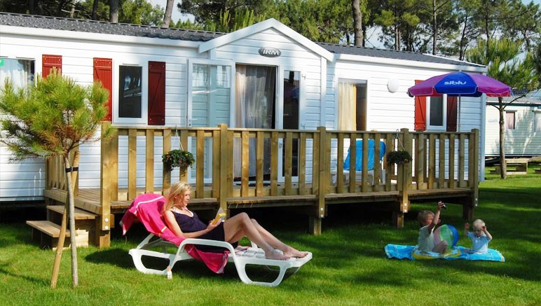 Vente privée Camping 4* Les Sables du Midi – Votre mobil-home tout confort avec terrasse