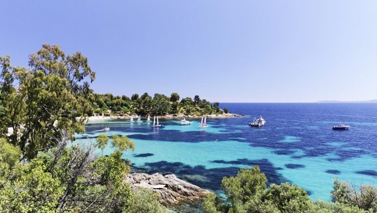 Vente privée Été dans le Golfe de St Tropez – Découvrez le Lavandou et ses 12 plages...