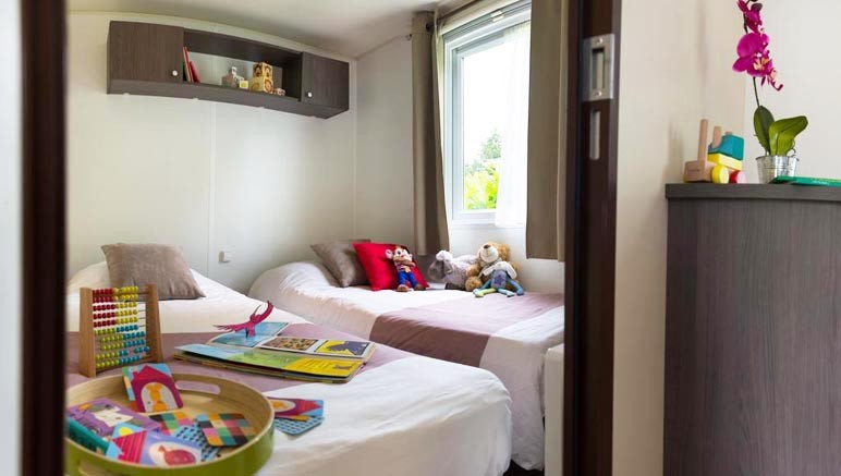 Vente privée Camping 4* le Bois Masson – Chambre avec lits simples