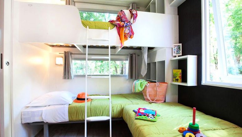 Vente privée Camping 4* le Domaine de Soulac – Chambre avec lits simples