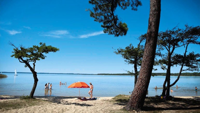 Vente privée Camping 4* Les Grands Pins – Le lac de Biscarosse, en face du camping