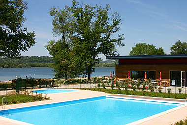 Vente privée Résidence Les Chalets Du Lac De La Vingeanne – Piscine découverte chauffée (en saison selon météo)