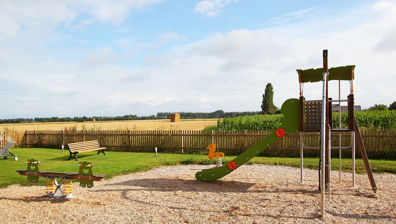 Vente privée Résidence Le Domaine du Mont 3* – Aire de jeux pour les enfants