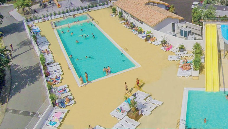 Vente privée Camping Les Embruns 4* – Profitez librement du bel espace aquatique avec piscine...