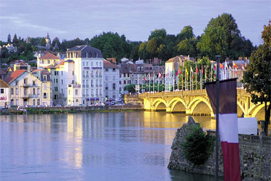 Vente privée Résidence Les Hauts D'Orlegui – Bayonne, capitale du pays Basque à 8 km