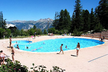 Vente privée Résidence Les Mélèzes – Piscine municipale à 350 m (en supplément)